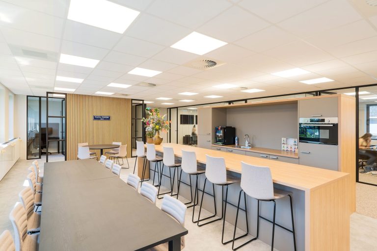 Dynamische werkplek voor Pernino